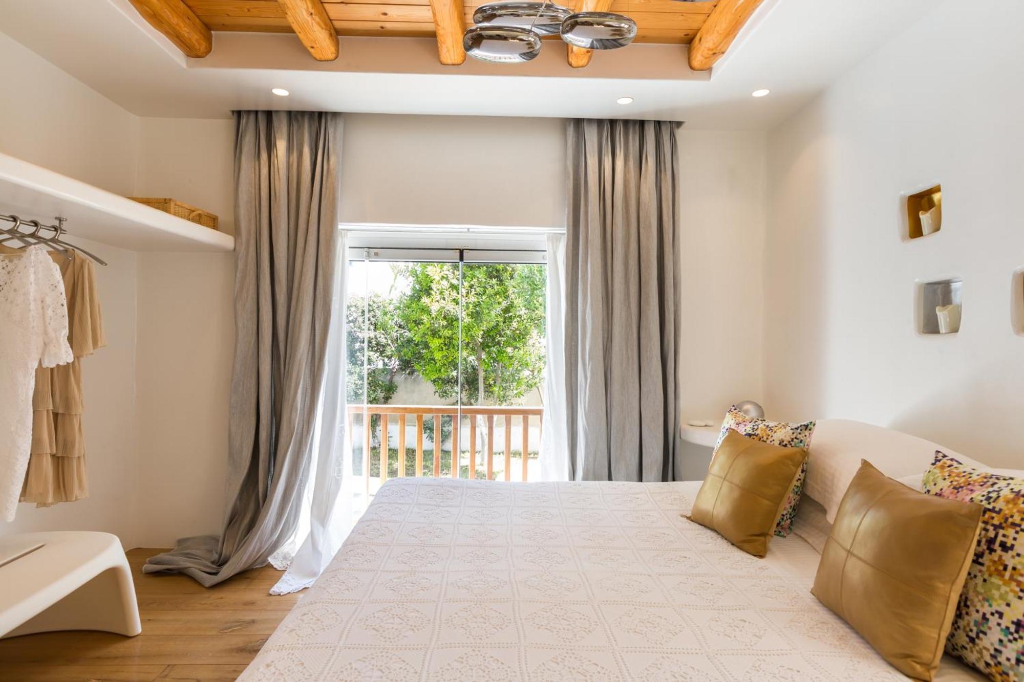 Kallos Villas & Suites Naxos City Room photo